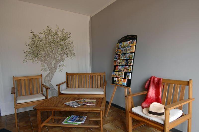 Hotel Le Lagon Rochefort-du-Gard Dış mekan fotoğraf