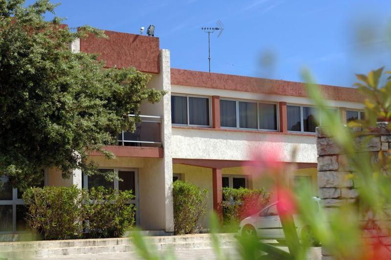Hotel Le Lagon Rochefort-du-Gard Dış mekan fotoğraf